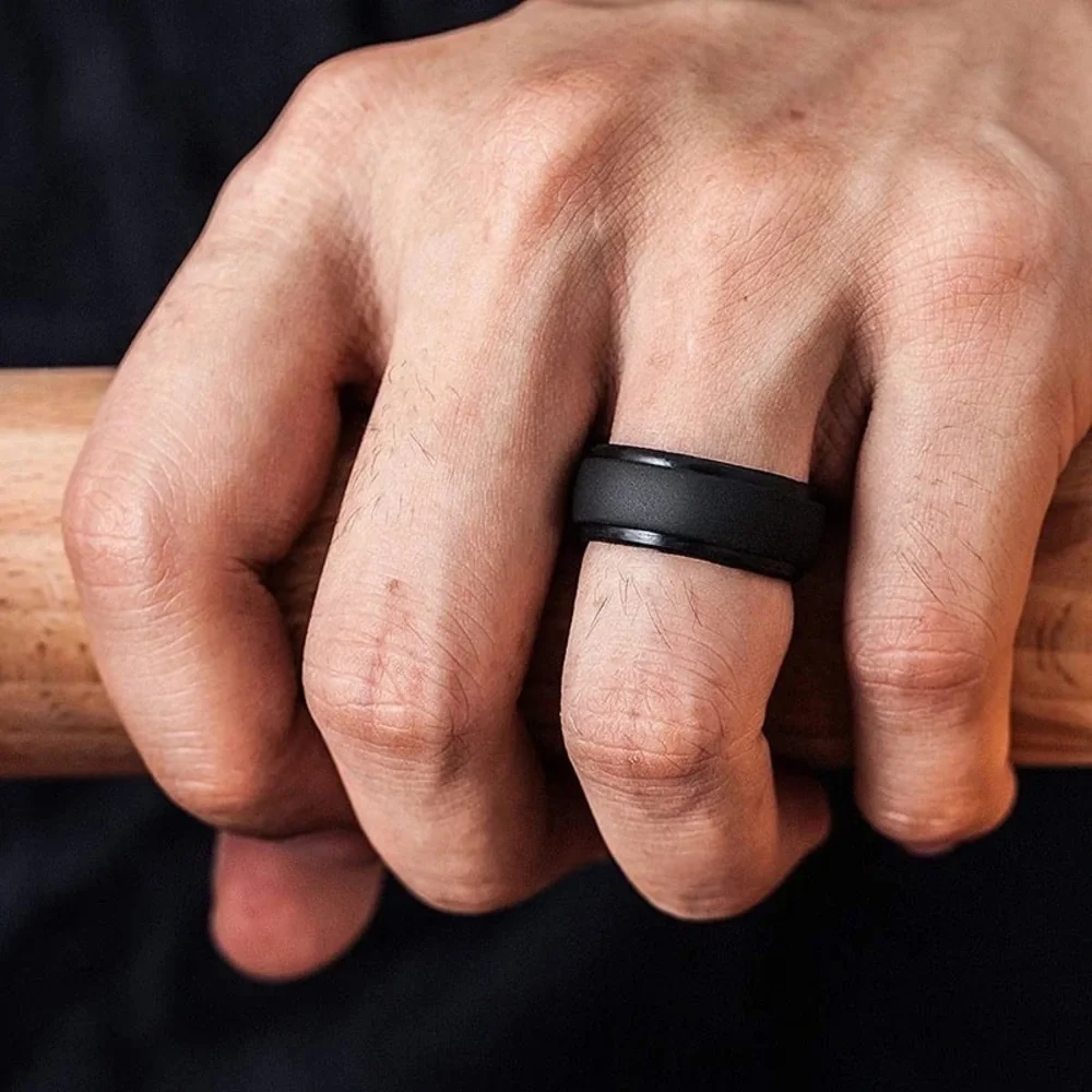 REI Black Silver Silicone Active Wear Rubber Ribbed Rim Ring